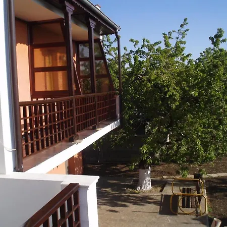 Family Hotel Saint George 2* Καβάρνα