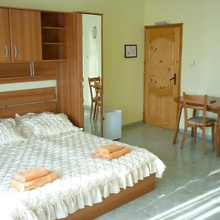 Family Hotel Saint George Καβάρνα